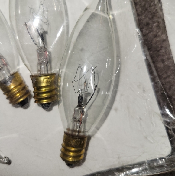 Incandescent chandelier lamp bulbs - Picture 2 of 4